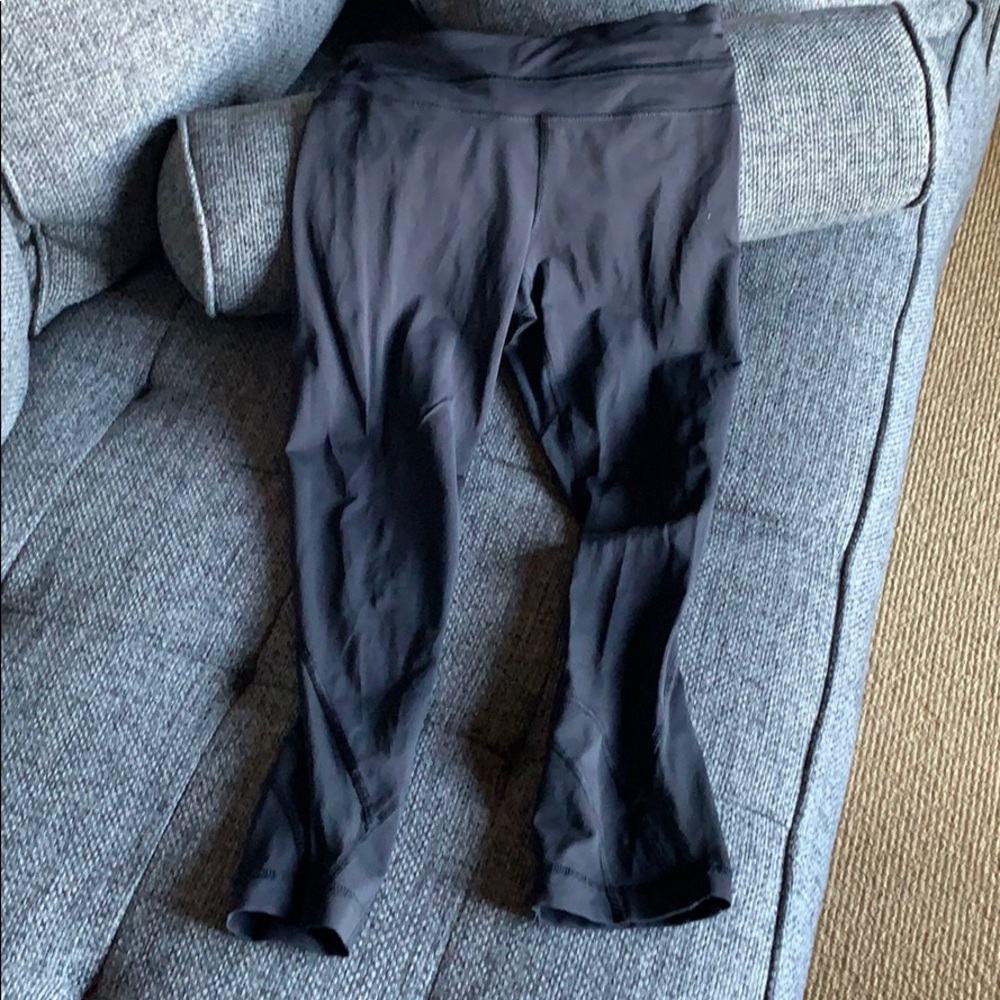 Black Lululemon crop leggings. Size 2